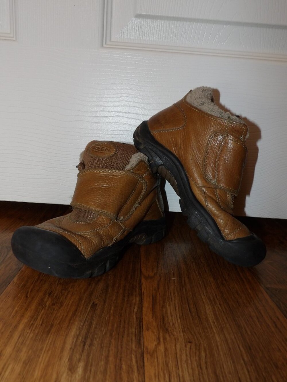 KEEN Kids' Kootenay Mid Waterproof Boots Tan Bump Toe Size 13